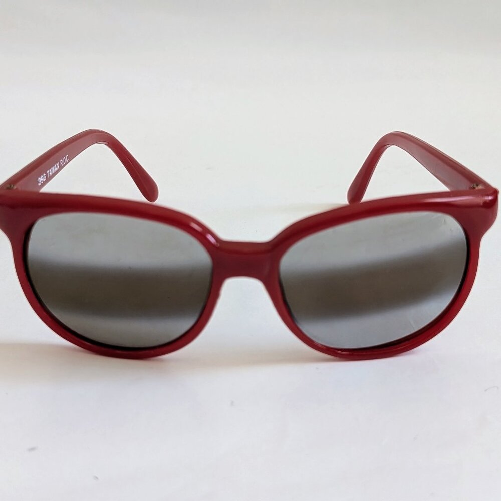 NWT Vintage 90's Kids Nylon C1000 Sport Sunglasses (S. Red)